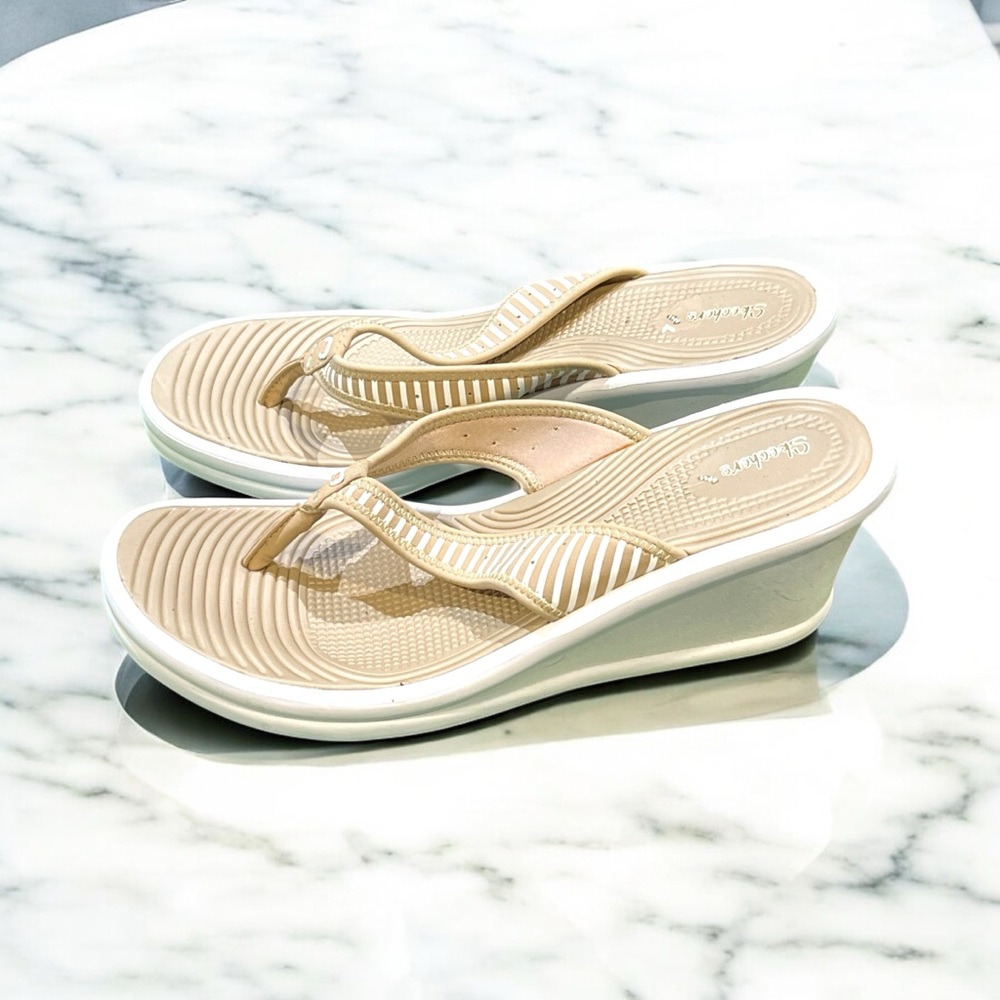 Skechers Cali Rumblers Prep School Wedge Thong Stylish Sandals. NWOT